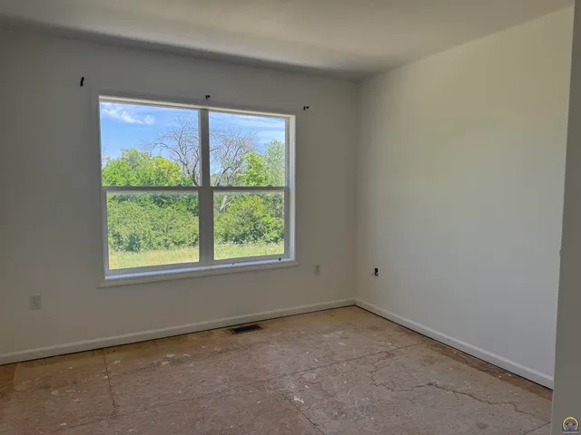 $425,000 | 13450 South Topeka Avenue, Carbondale, KS 66414