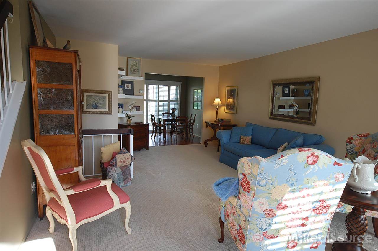 1470 Saddle Lane Rochester Hills, MI 48306 - Photo 2 of 13