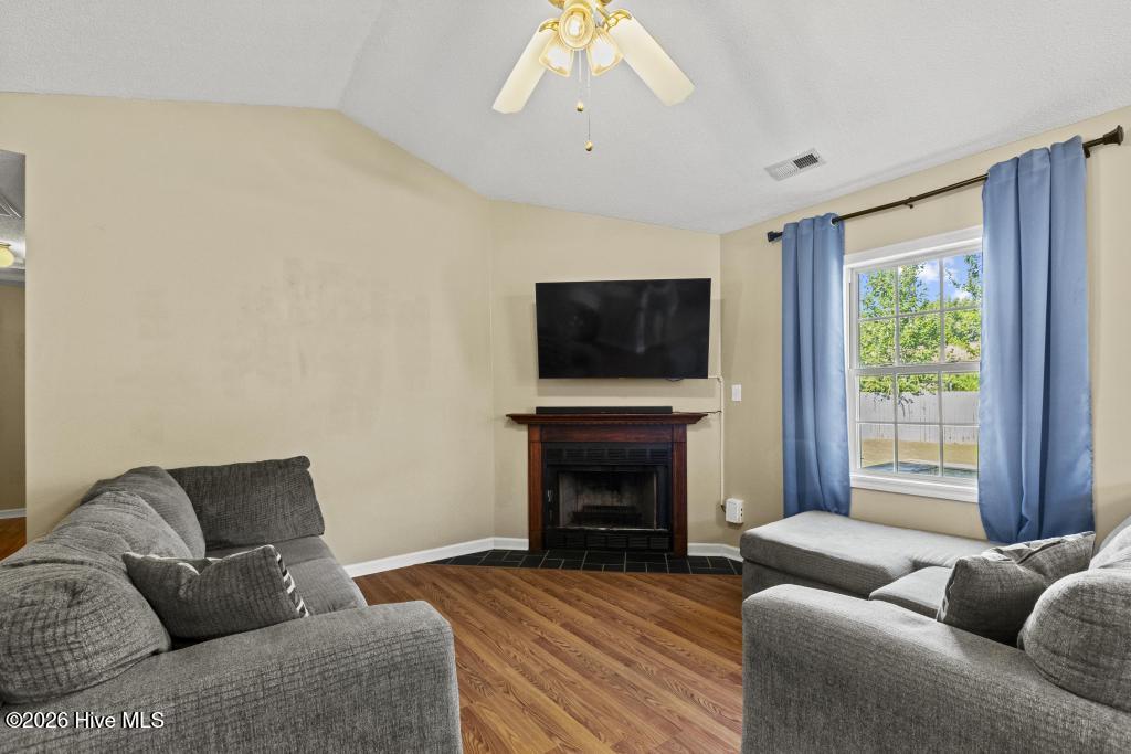 238 Parnell Road Hubert, NC 28539 - Photo 6 of 32 Gallery Image 6