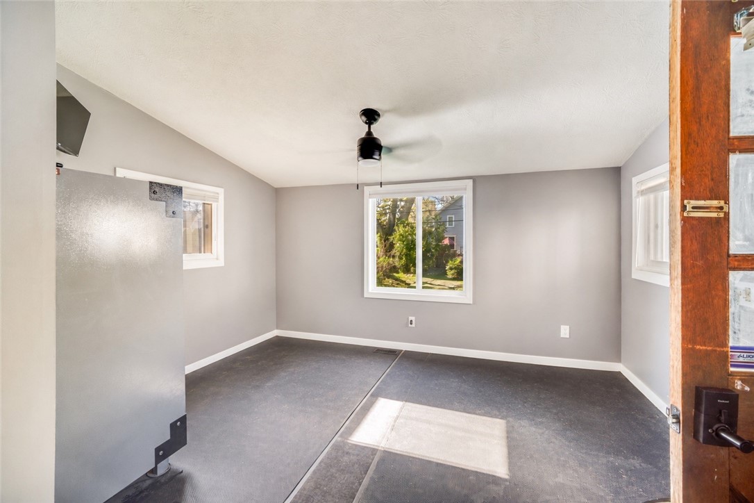 282 Brandon Road Irondequoit, NY 14622 - Photo 9 of 23