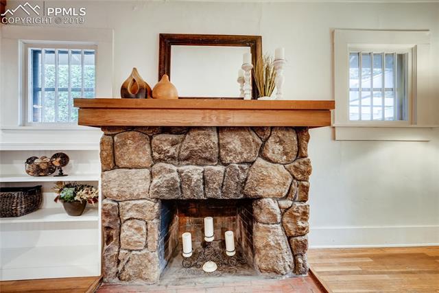 906 West Cheyenne Road Colorado Springs, CO 80906 - Photo 4 of 27 Gallery Image 4