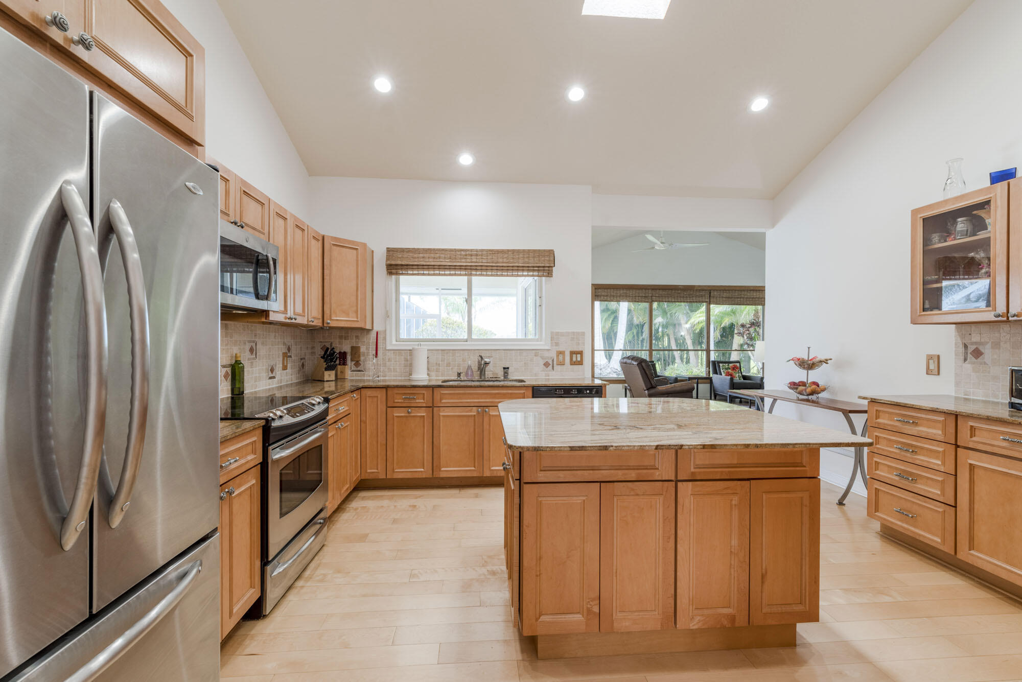 20 Dunbar Road Palm Beach Gardens, FL 33418 - Photo 8 of 25 _IMG6851