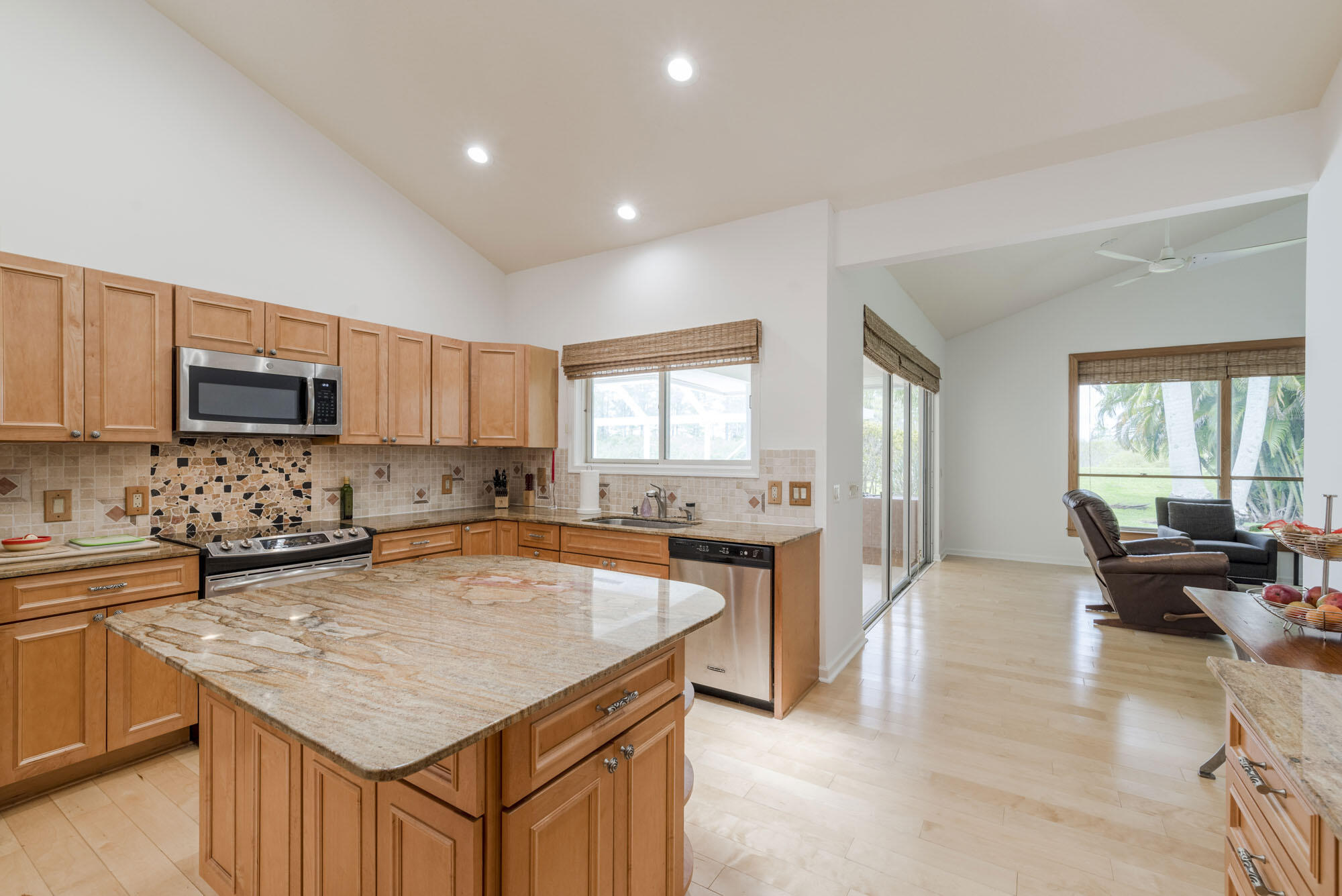 20 Dunbar Road Palm Beach Gardens, FL 33418 - Photo 9 of 25 _IMG6858