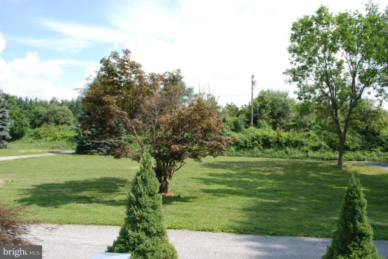 16209 Old Frederick Road Mount Airy, MD 21771 - Photo 8 of 30 Circle Drive