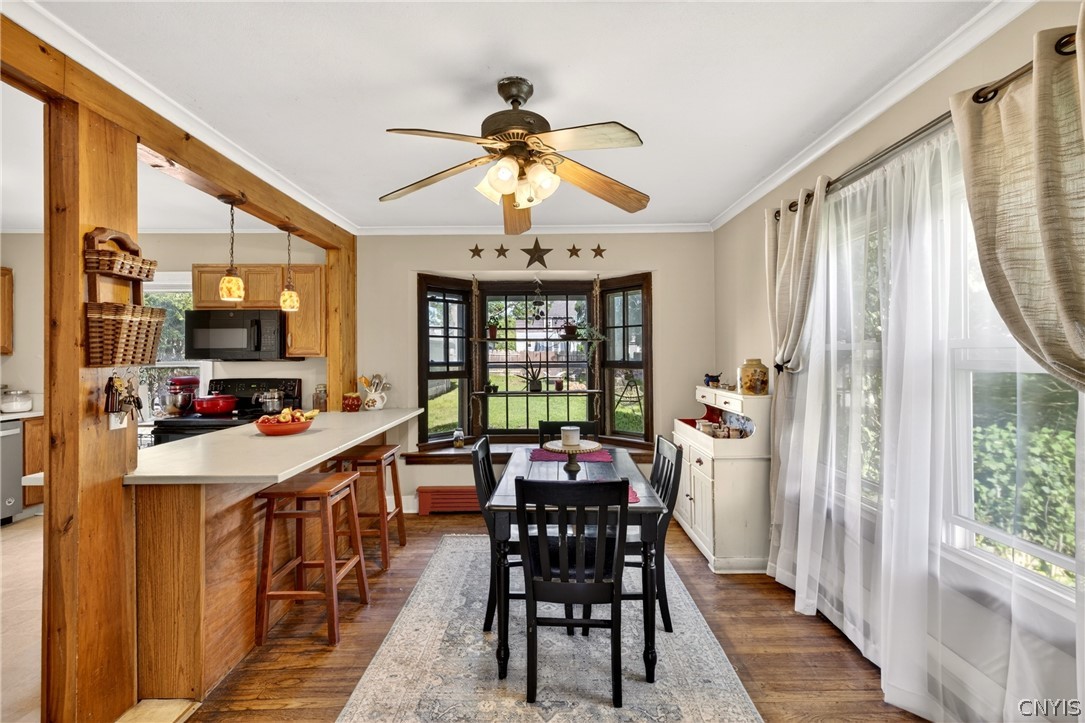 305 Newcastle Road Geddes, NY 13219 - Photo 7 of 29 Snack Bar and Dining Room