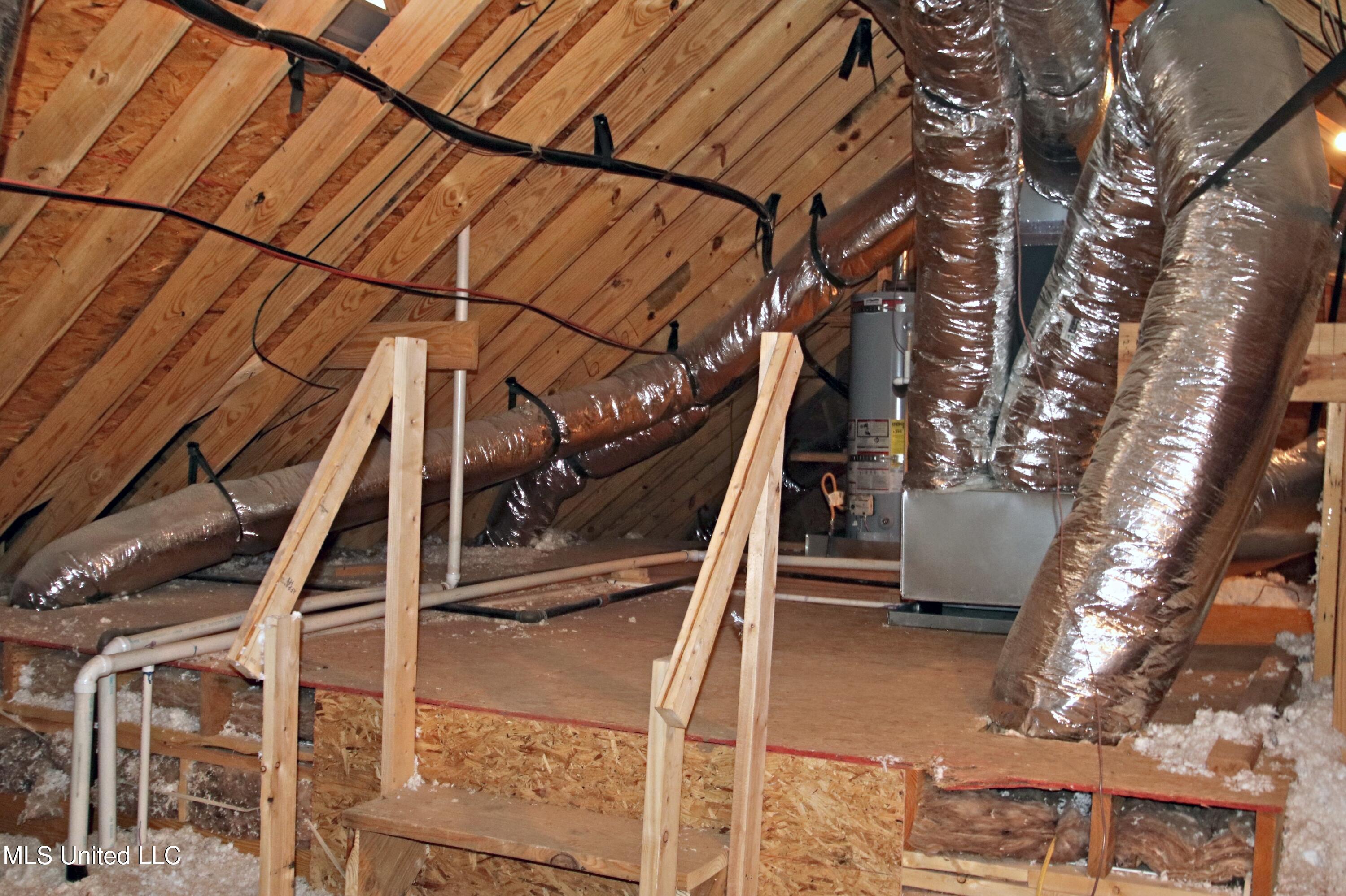 727 Holiday Cove Hernando, MS 38632 - Photo 22 of 26 Extra storage space