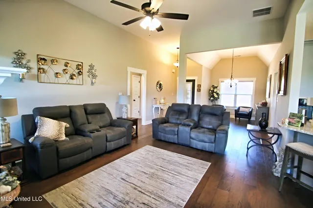 $338,000 | 727 Holiday Cove, Hernando, MS 38632