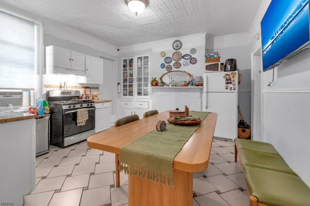 $899,999 | 564 Hudson Avenue, Weehawken, NJ 07086