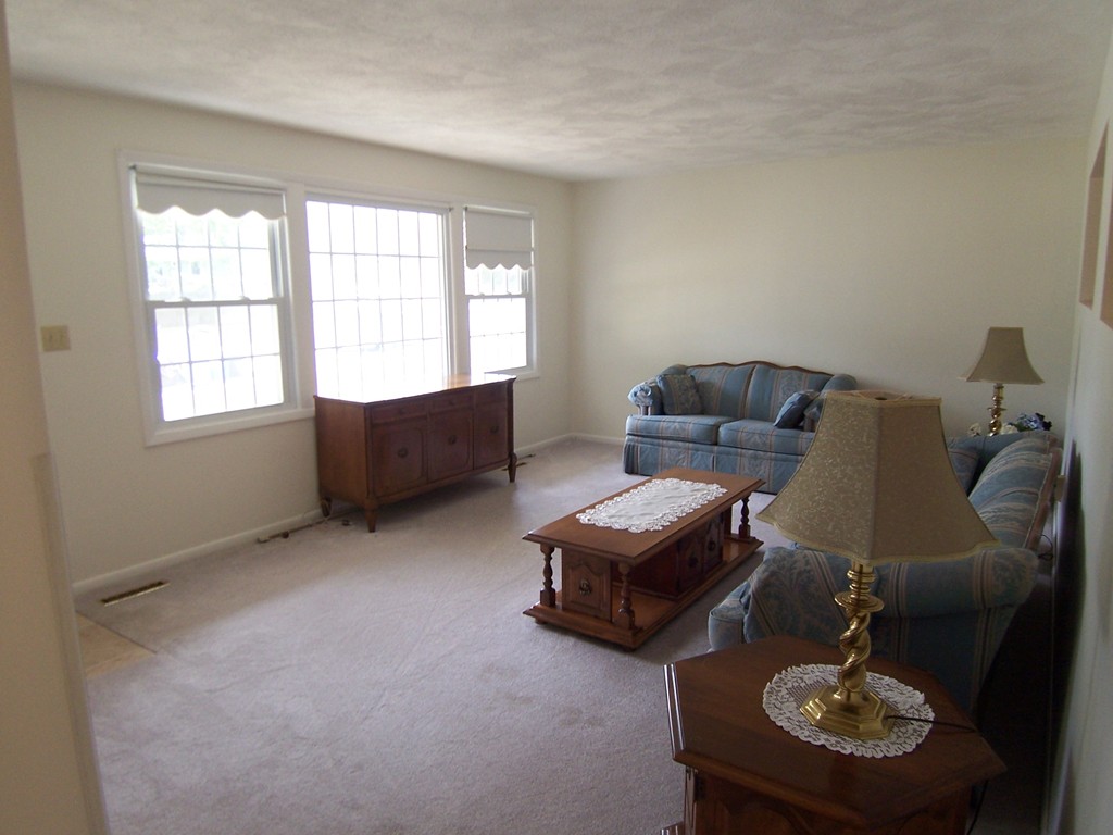 27 Walker Road Beverly, MA 01915 - Photo 12 of 20 Gallery Image 12
