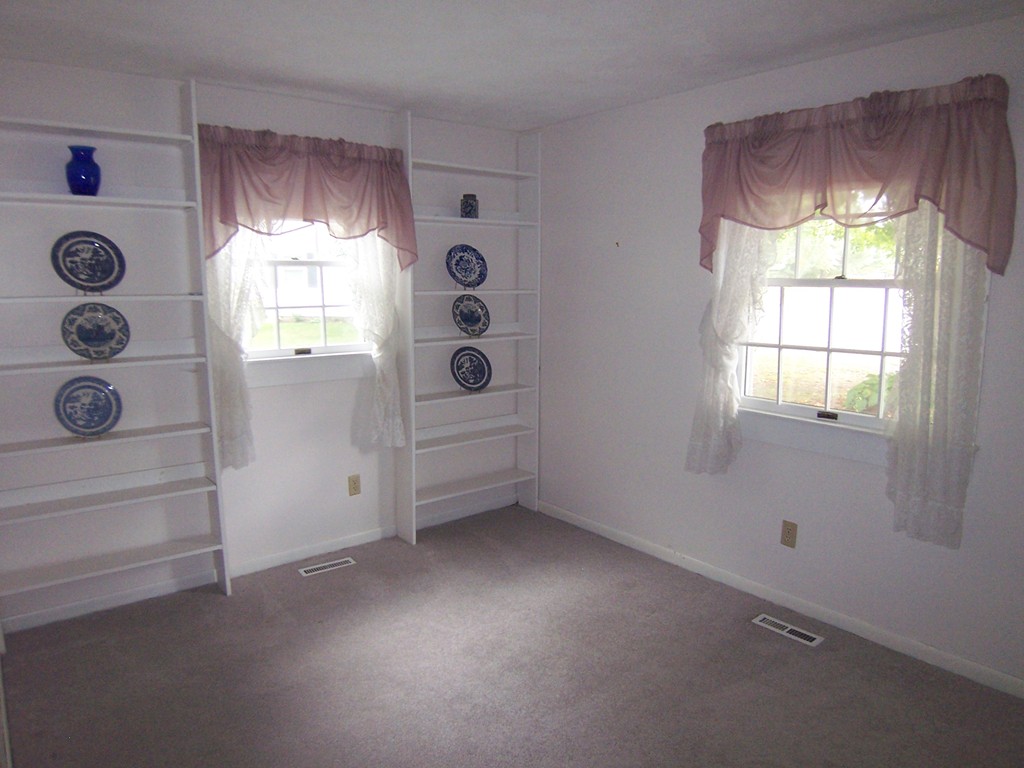 27 Walker Road Beverly, MA 01915 - Photo 15 of 20 Gallery Image 15
