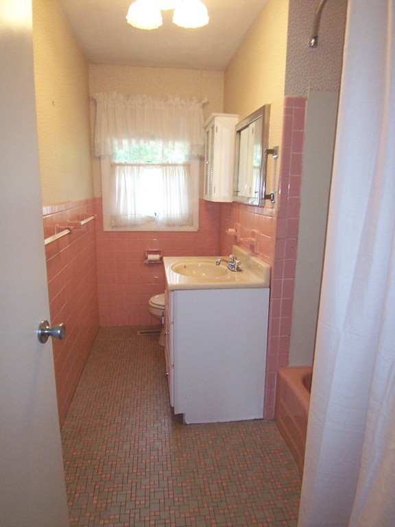 27 Walker Road Beverly, MA 01915 - Photo 17 of 20 Gallery Image 17