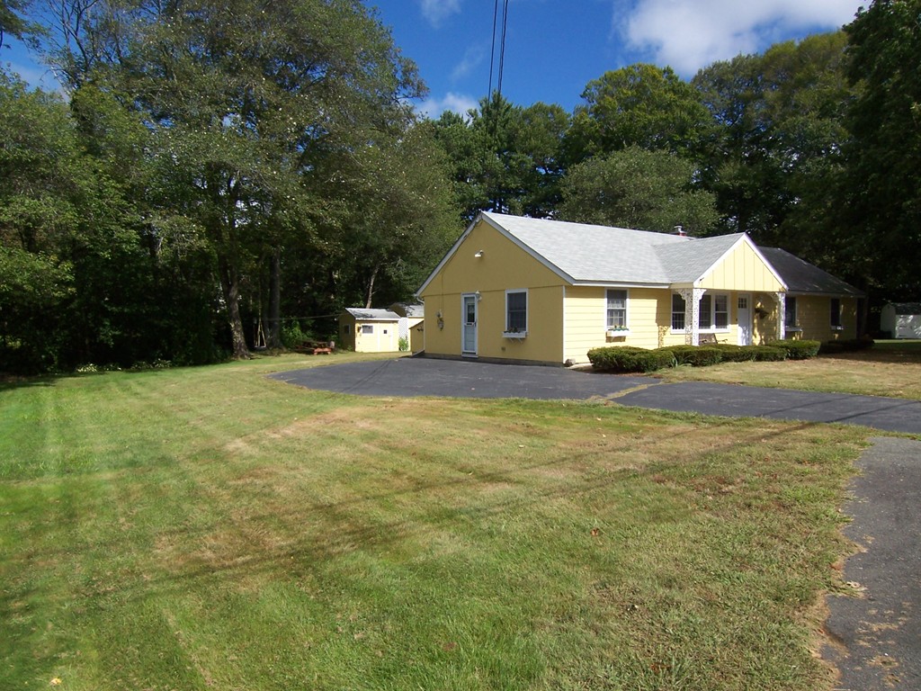27 Walker Road Beverly, MA 01915 - Photo 3 of 20 Gallery Image 3
