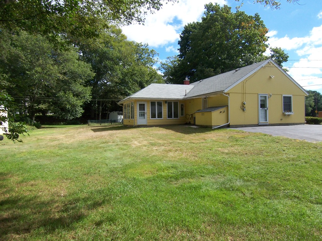 27 Walker Road Beverly, MA 01915 - Photo 4 of 20 Gallery Image 4