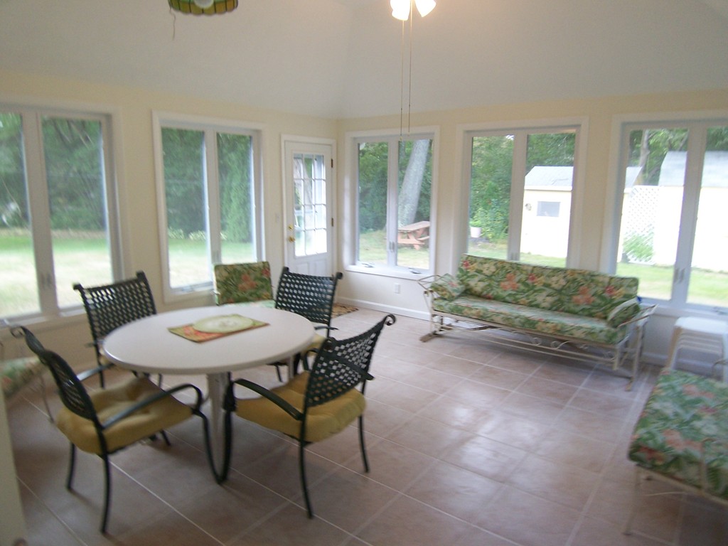 27 Walker Road Beverly, MA 01915 - Photo 7 of 20 Gallery Image 7