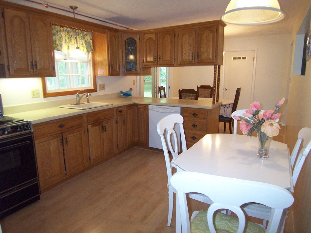 27 Walker Road Beverly, MA 01915 - Photo 10 of 20 Gallery Image 10