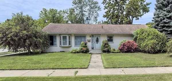 $1,700 | 8405 Robindale Avenue, Dearborn Heights, MI 48127