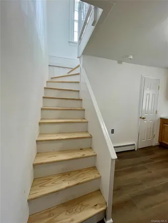$4,200 | 46 East Market Street, Red Hook, NY 12571