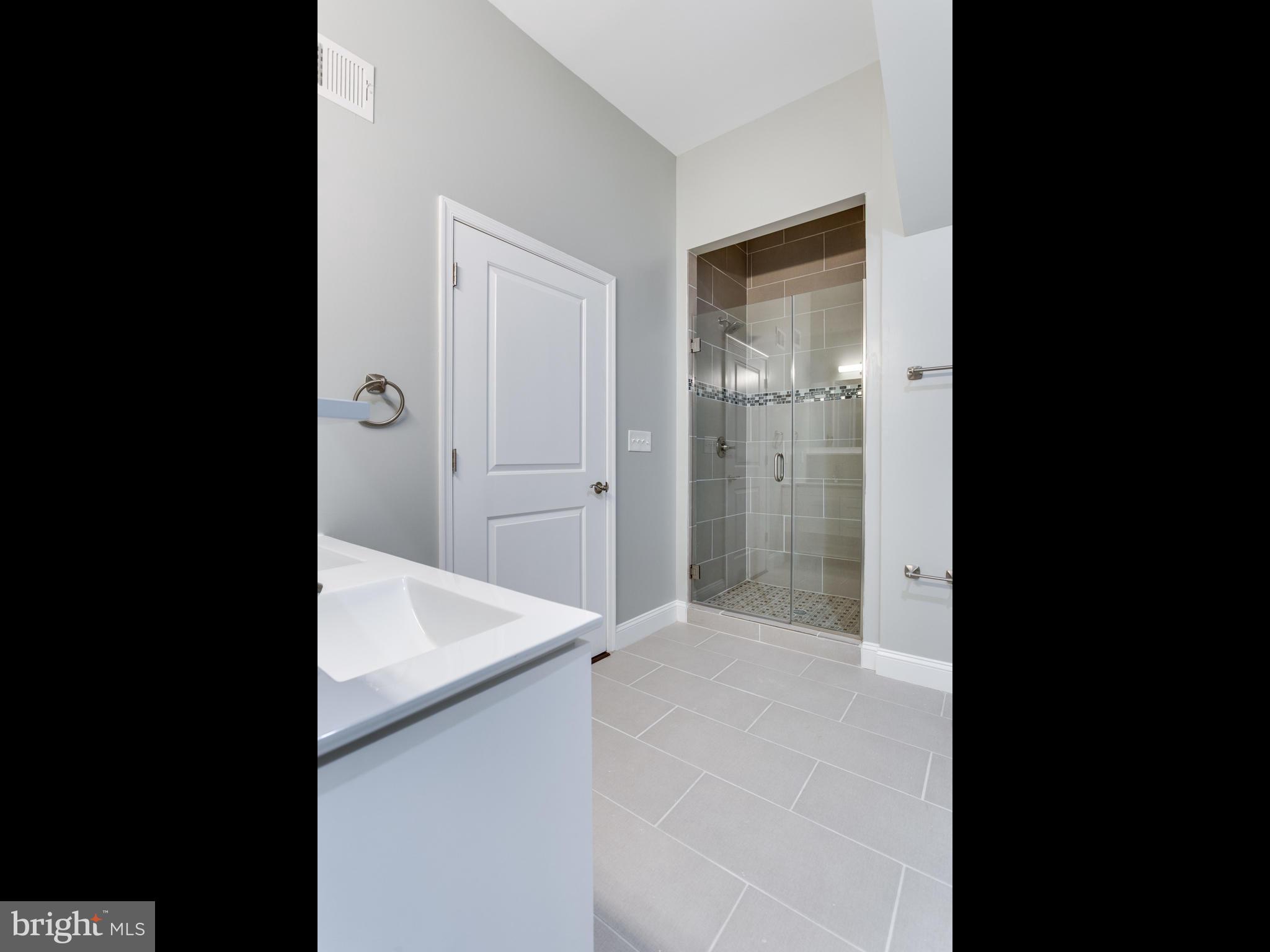 1234 Euclid Street Northwest, Unit 2 Washington, DC 20009 - Photo 23 of 30 Bath (Master)