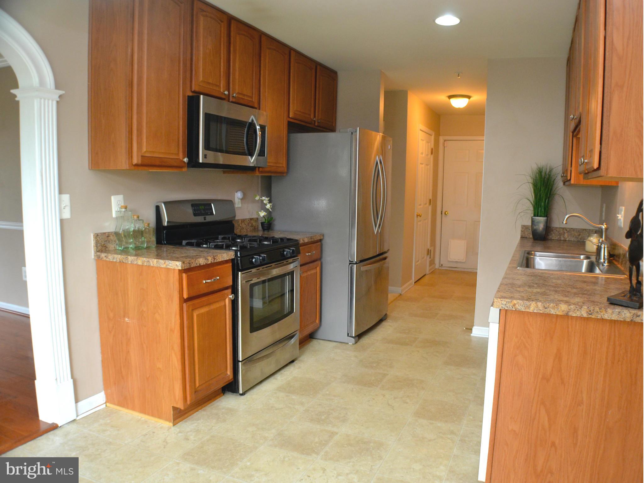2520 Briar Ridge Lane Odenton, MD 21113 - Photo 14 of 30 Kitchen w/Ceramic Tile