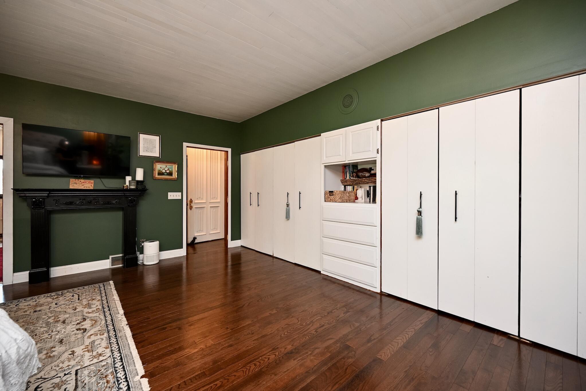 2331 Goodview Road Winona, MN 55987 - Photo 17 of 47 MF Primary Bedroom