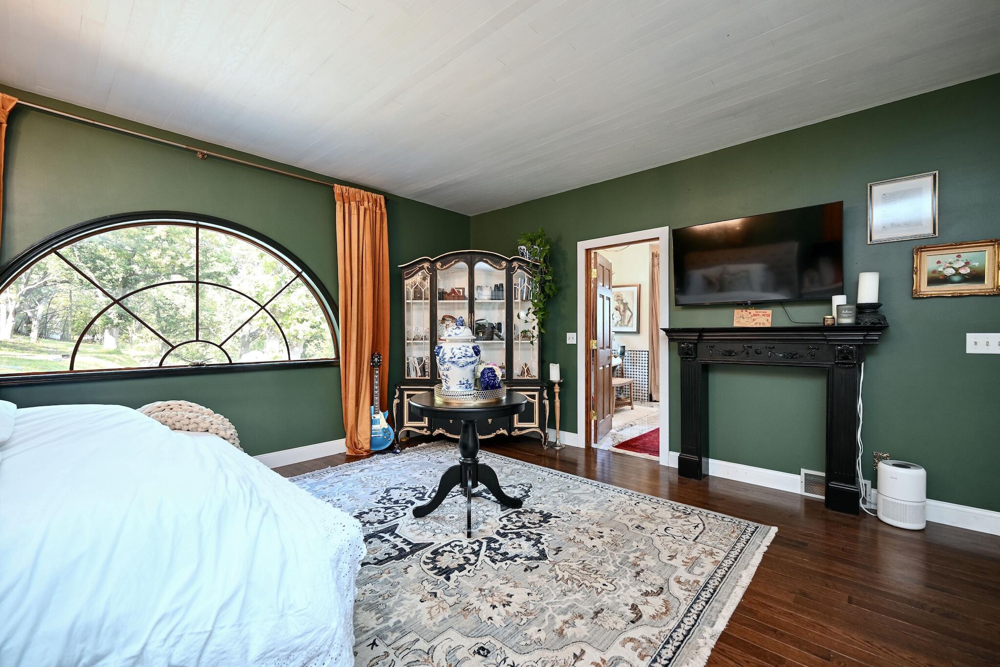 2331 Goodview Road Winona, MN 55987 - Photo 18 of 47 MF Primary Bedroom