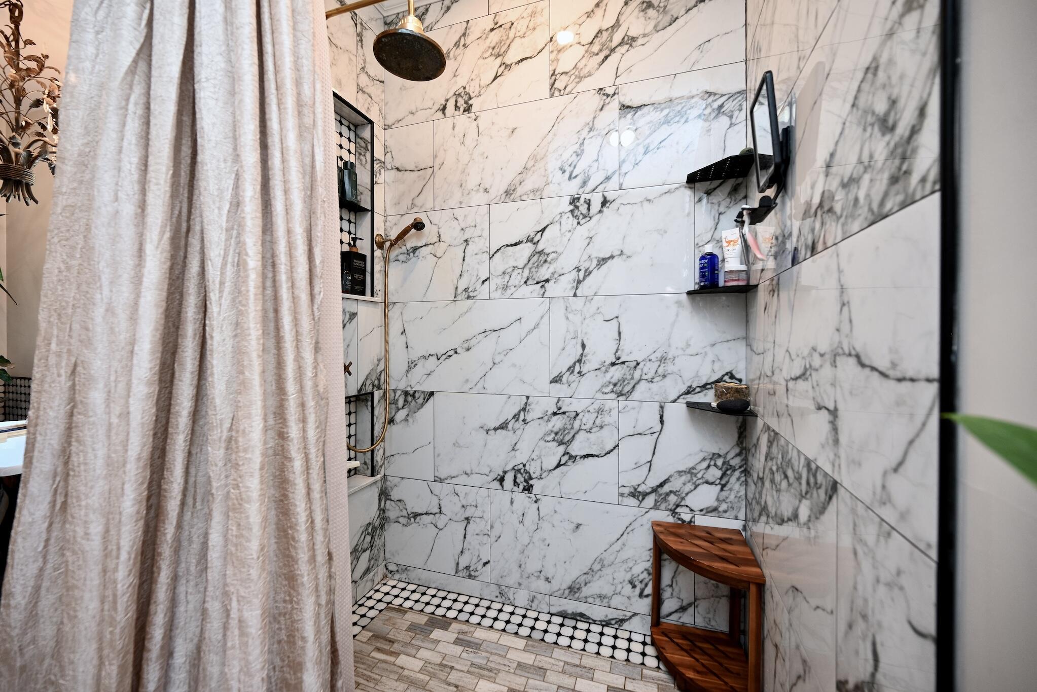 2331 Goodview Road Winona, MN 55987 - Photo 21 of 47 En Suite Bathroom