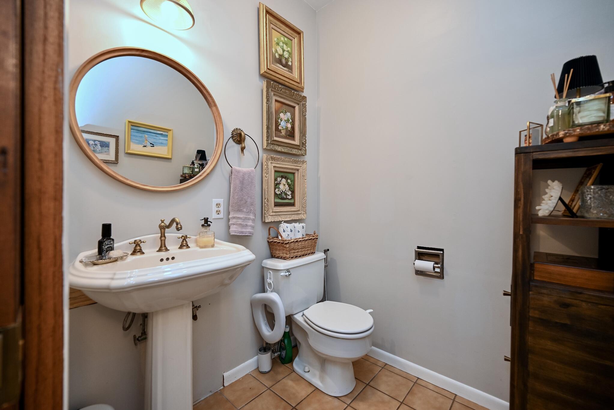 2331 Goodview Road Winona, MN 55987 - Photo 25 of 47 MF Half Bathroom
