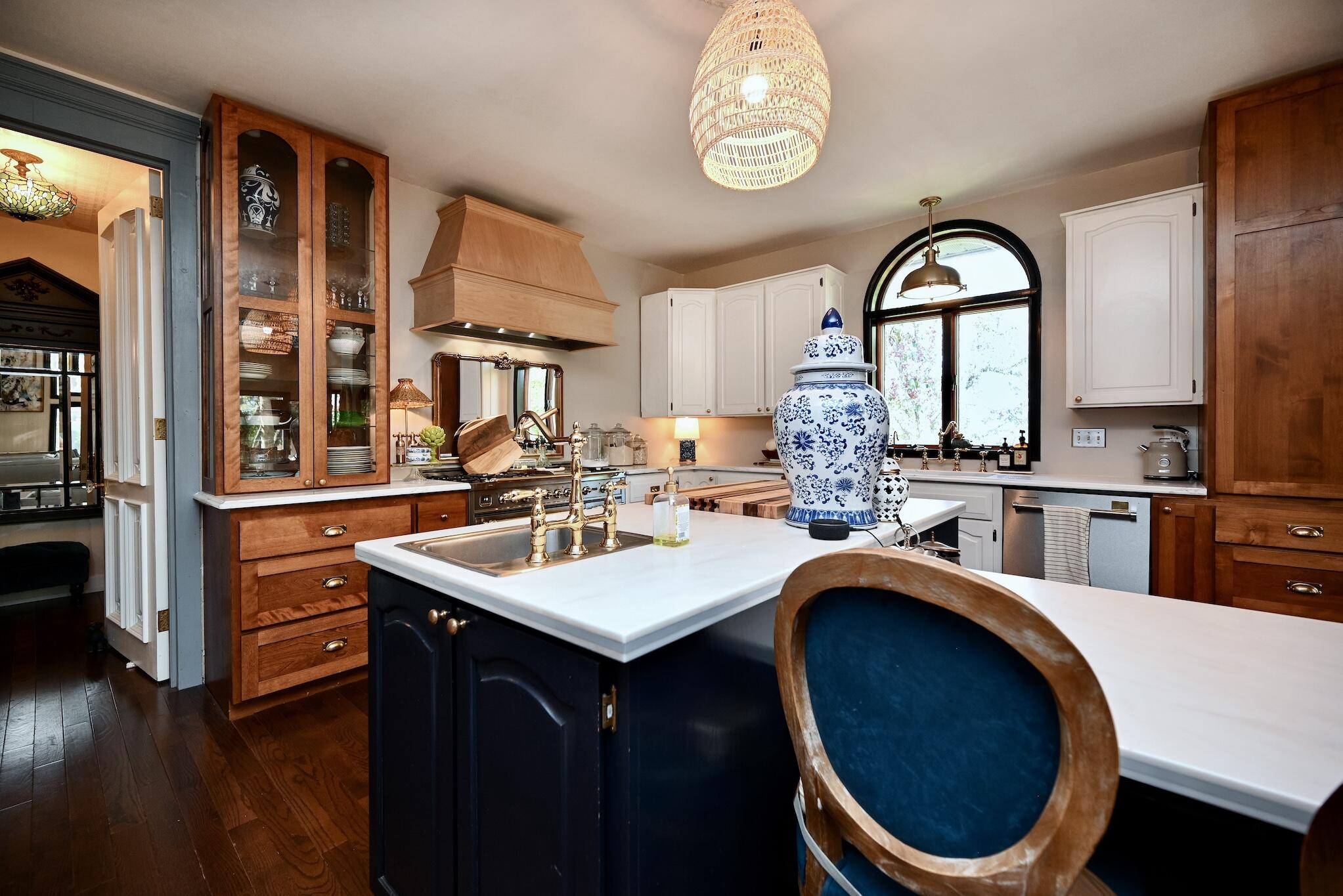 2331 Goodview Road Winona, MN 55987 - Photo 10 of 47 Kitchen