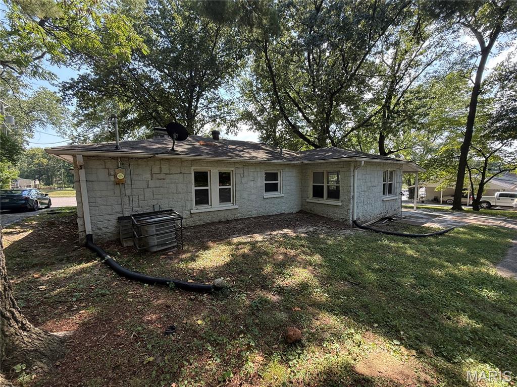 1911 Redman Road St. Louis, MO 63138 - Photo 3 of 23