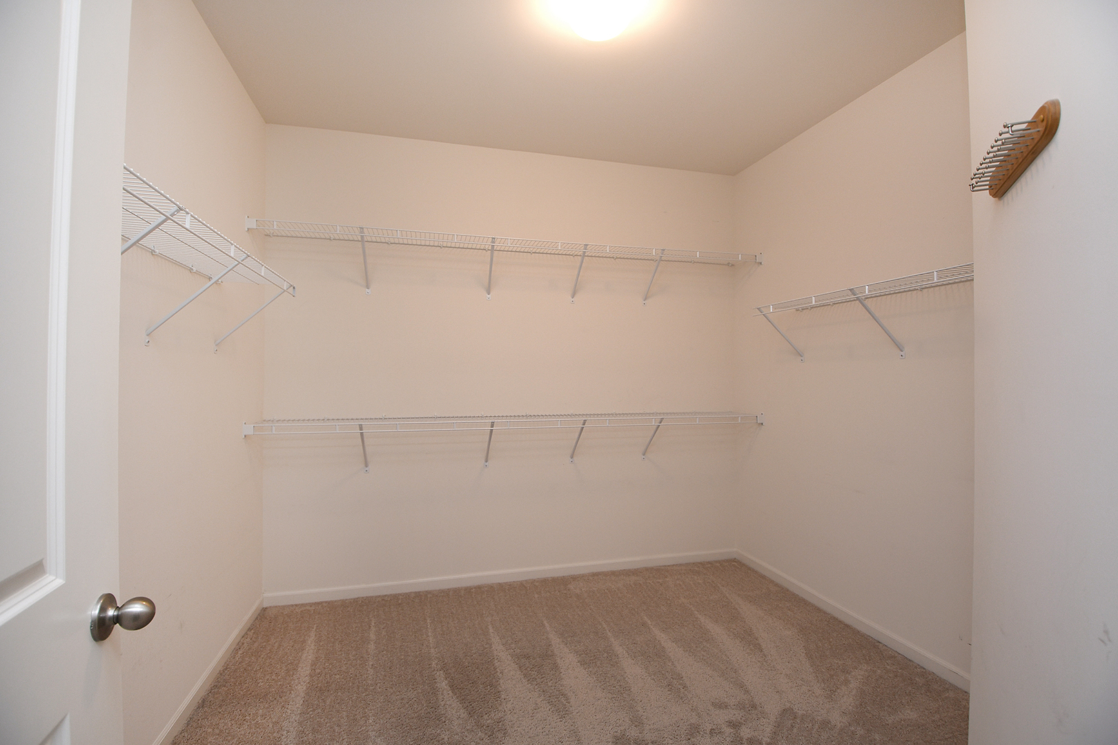 2073 Rownham Hill Road New Lenox, IL 60451 - Photo 15 of 34 a view of a room