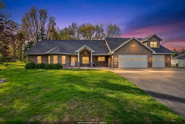$675,000 | 1216 East Apple Creek Road, Appleton, WI 54913