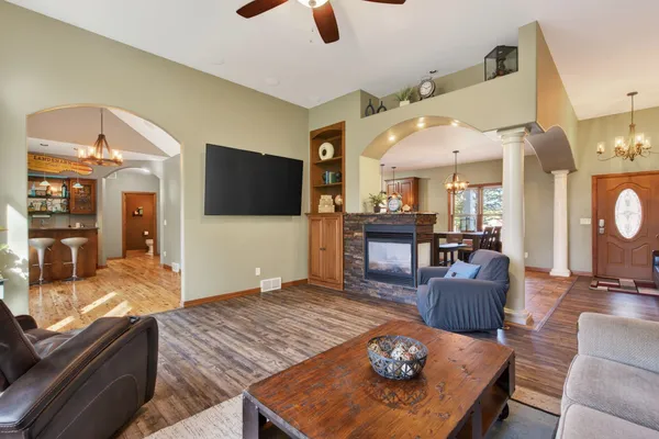 $675,000 | 1216 East Apple Creek Road, Appleton, WI 54913