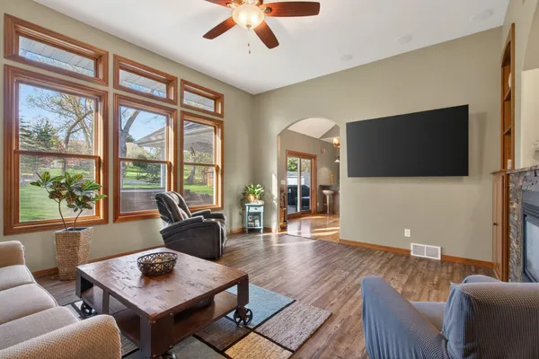 $675,000 | 1216 East Apple Creek Road, Appleton, WI 54913