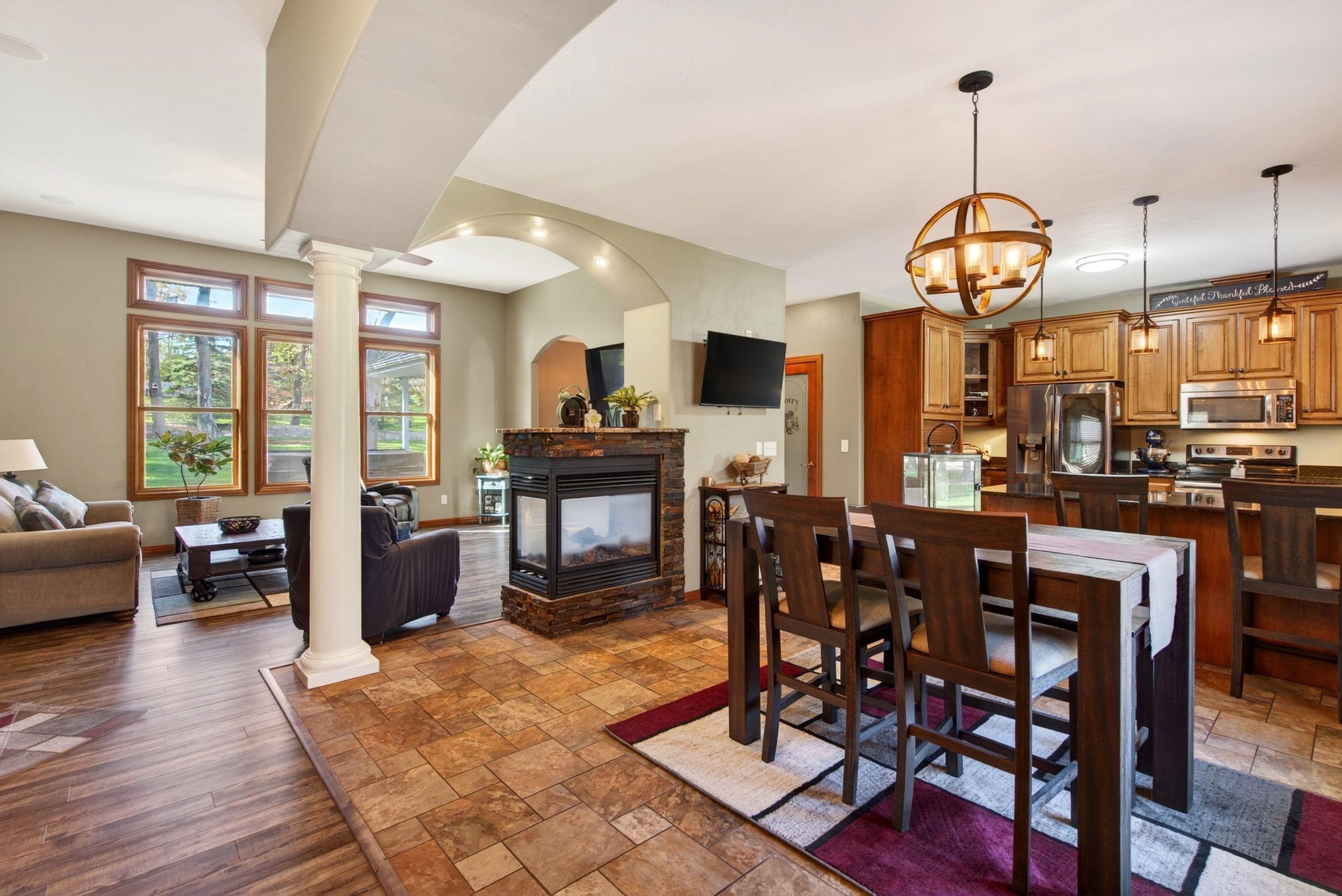 1216 East Apple Creek Road Appleton, WI 54913 - Photo 3 of 62