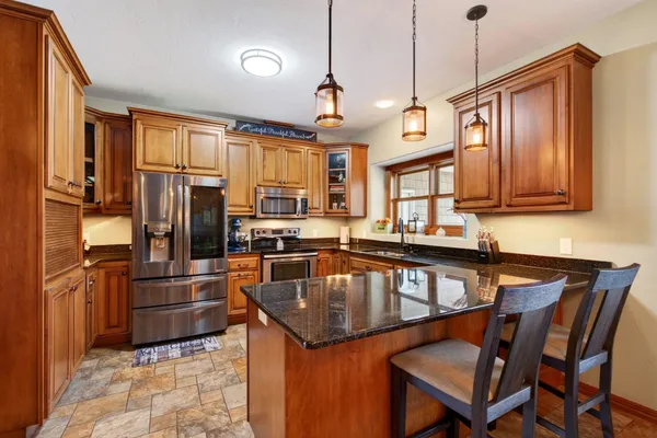 $675,000 | 1216 East Apple Creek Road, Appleton, WI 54913