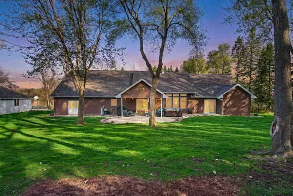 $675,000 | 1216 East Apple Creek Road, Appleton, WI 54913