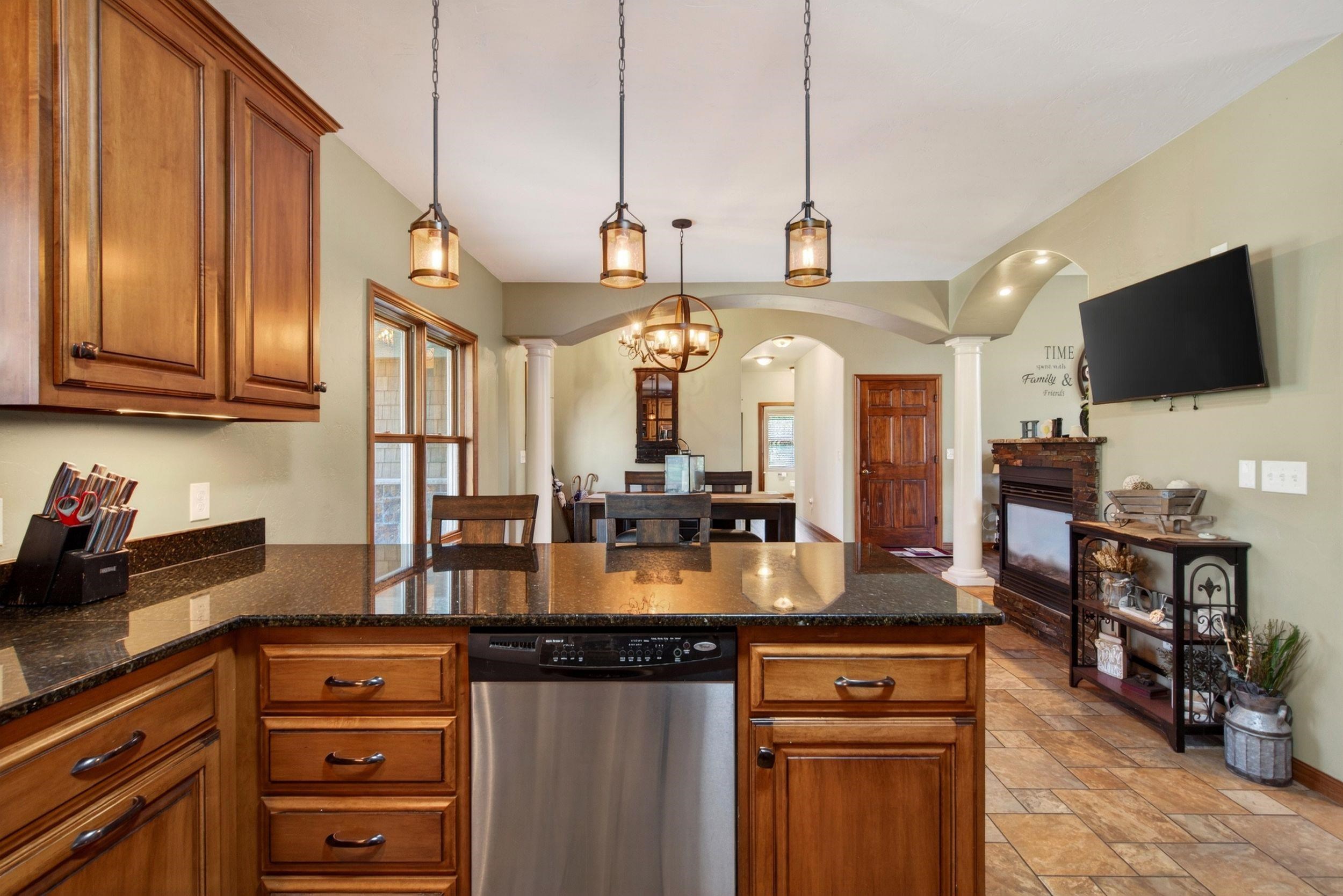 1216 East Apple Creek Road Appleton, WI 54913 - Photo 7 of 62