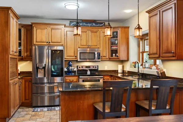 $675,000 | 1216 East Apple Creek Road, Appleton, WI 54913