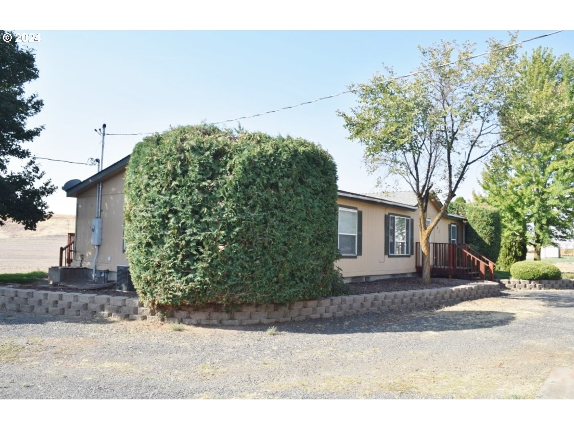 103 Columbia Street Helix, OR 97835 - Photo 2 of 30
