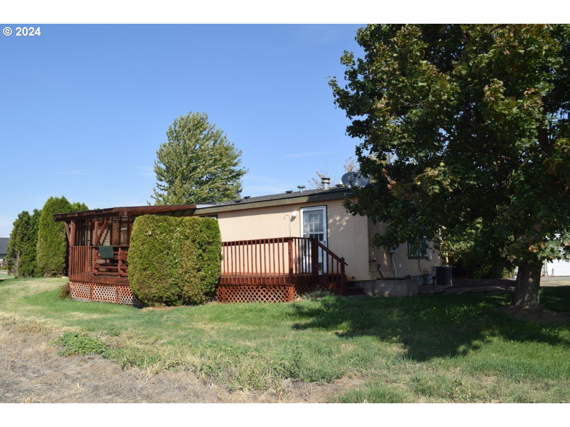 103 Columbia Street Helix, OR 97835 - Photo 3 of 30