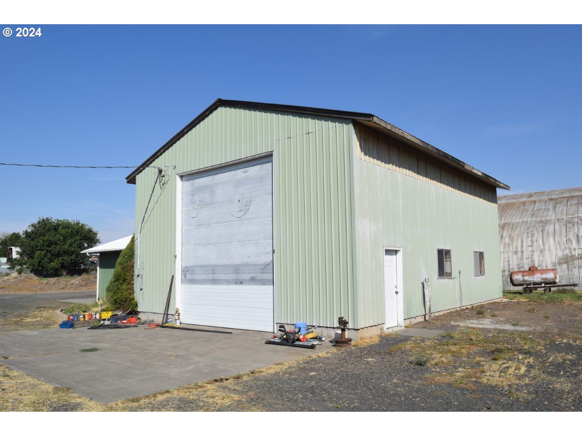 103 Columbia Street Helix, OR 97835 - Photo 5 of 30