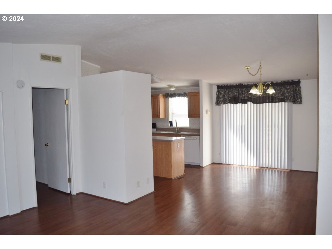 103 Columbia Street Helix, OR 97835 - Photo 7 of 30