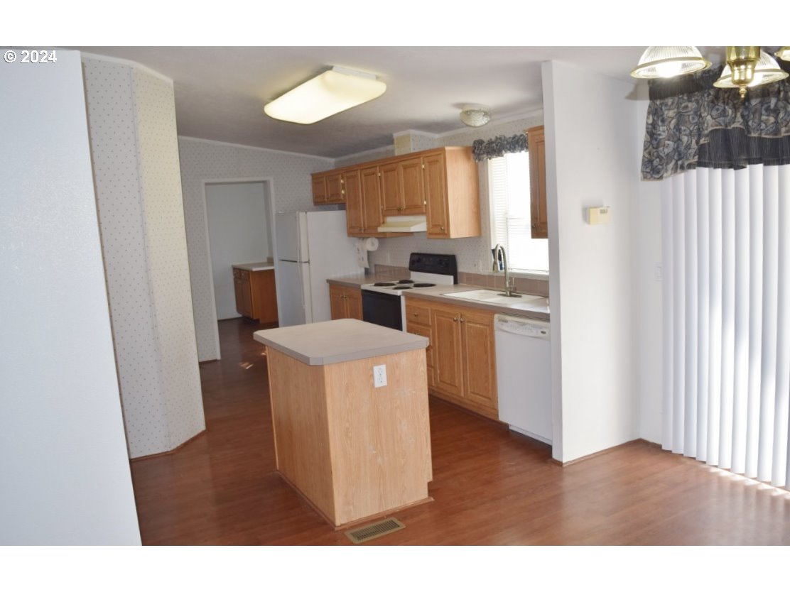 103 Columbia Street Helix, OR 97835 - Photo 8 of 30