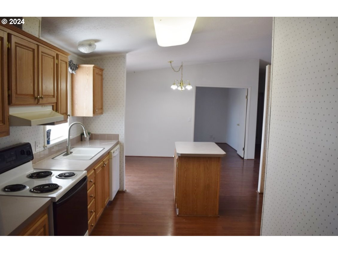 103 Columbia Street Helix, OR 97835 - Photo 9 of 30