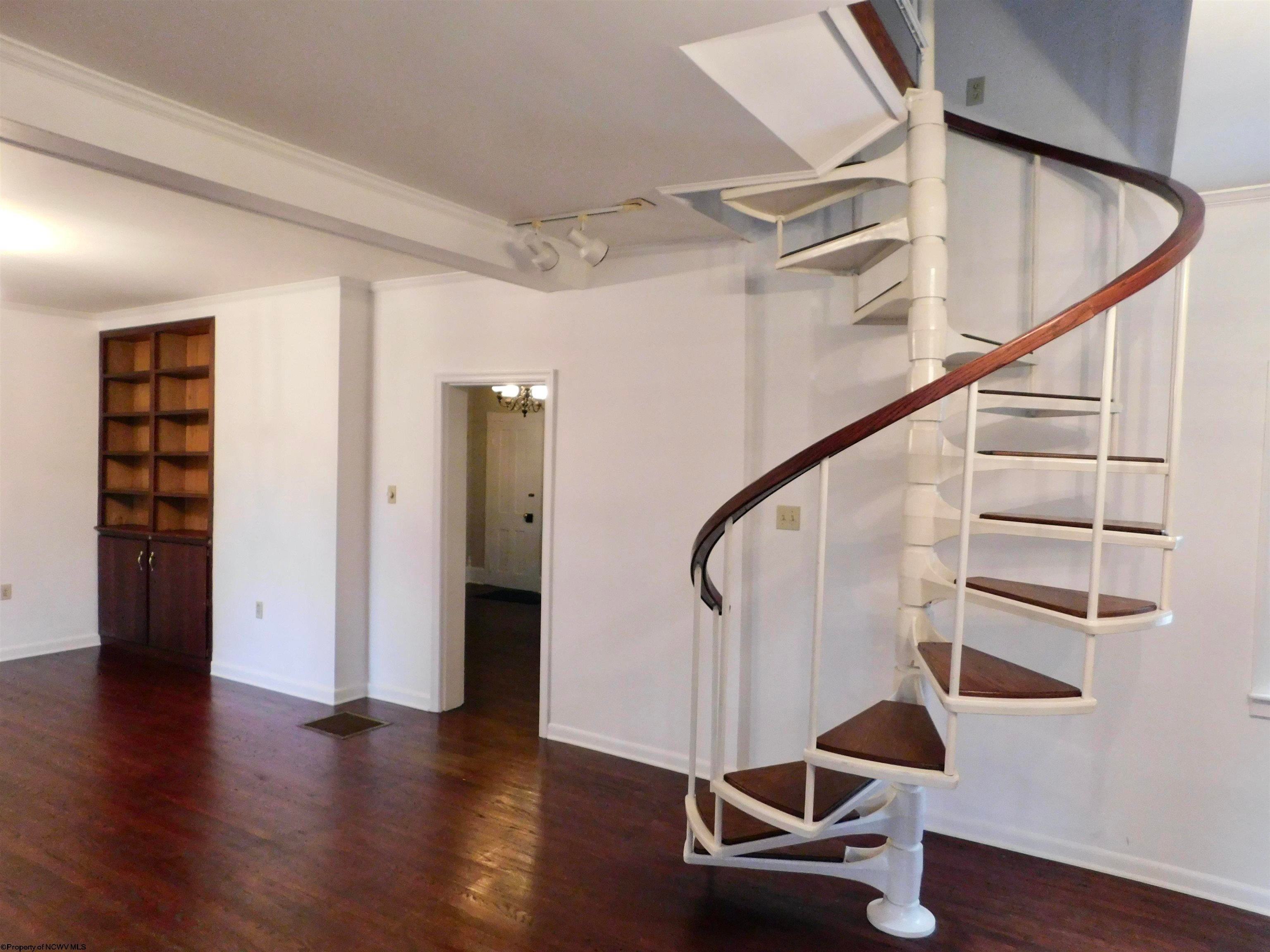 727 Goshen Road Morgantown, WV 26508 - Photo 6 of 30 Gallery Image 6