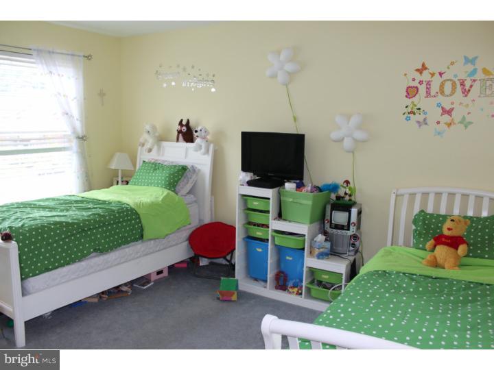 20 Warwick Road West Windsor, NJ 08550 - Photo 11 of 14 Bedroom