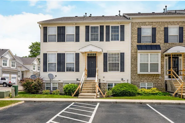 $159,900 | 396 Oxford Oak Drive, Blacklick, OH 43004