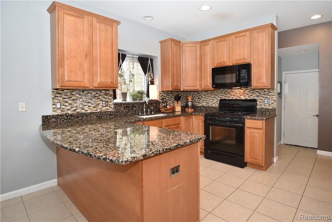 242 Roth Boulevard Clawson, MI 48017 - Photo 11 of 28 242 Roth_11.JPG