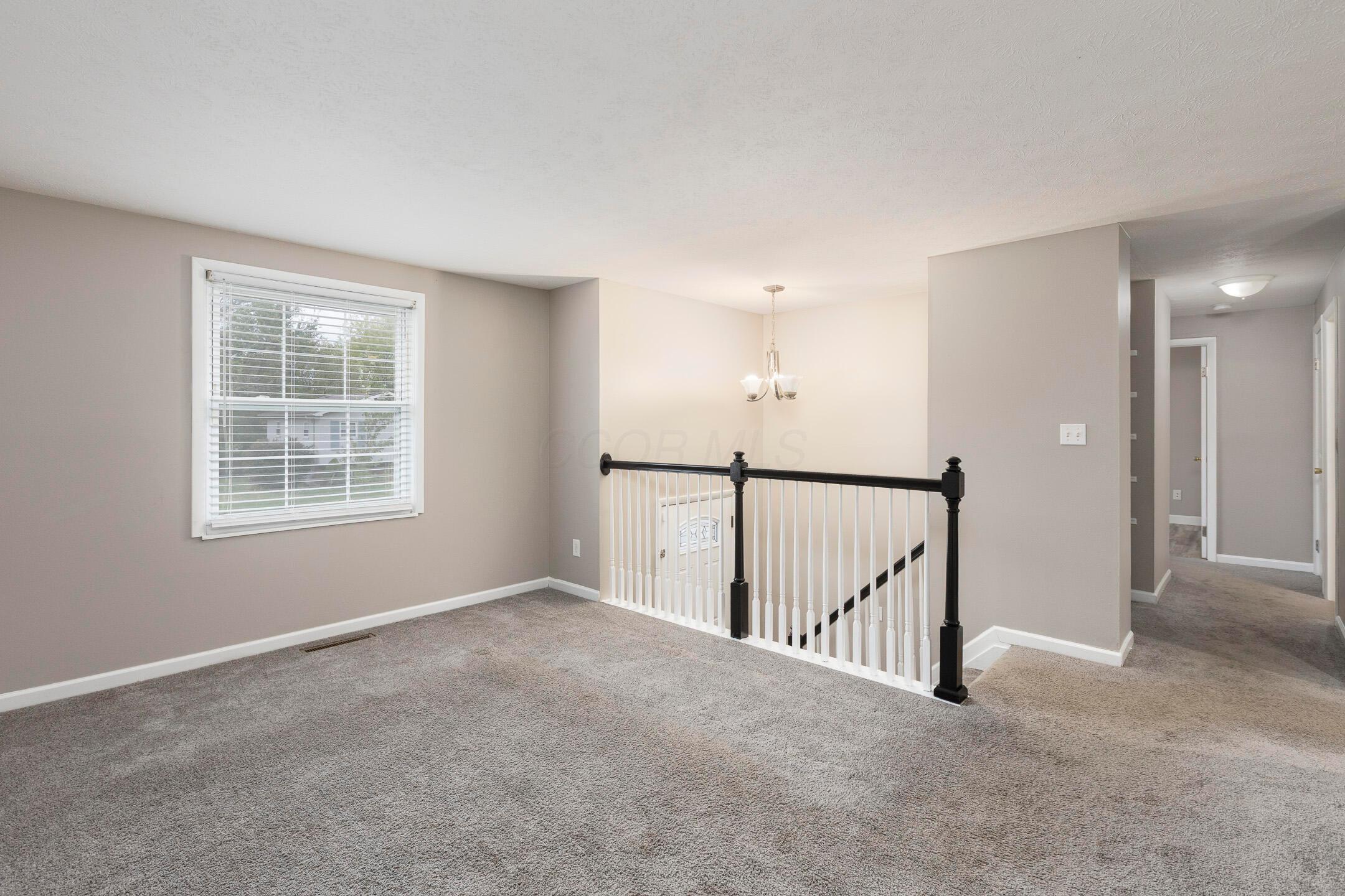 5910 Cairo Road Westerville, OH 43081 - Photo 4 of 44 5910 Cairo Road, Westerville-004