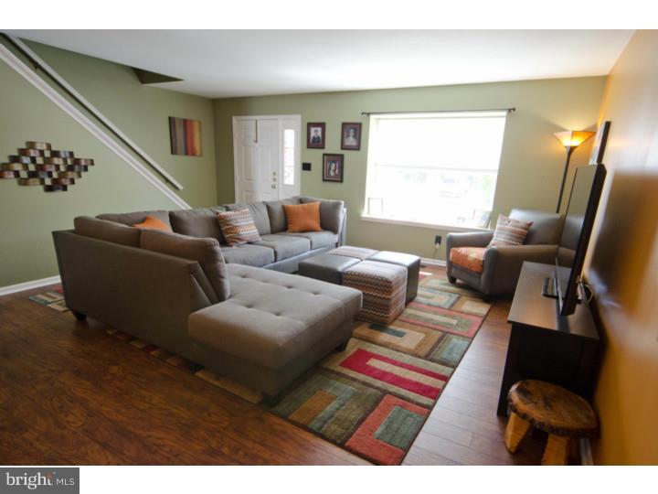 1039 Rafter Road Norristown, PA 19403 - Photo 4 of 21 Living Room